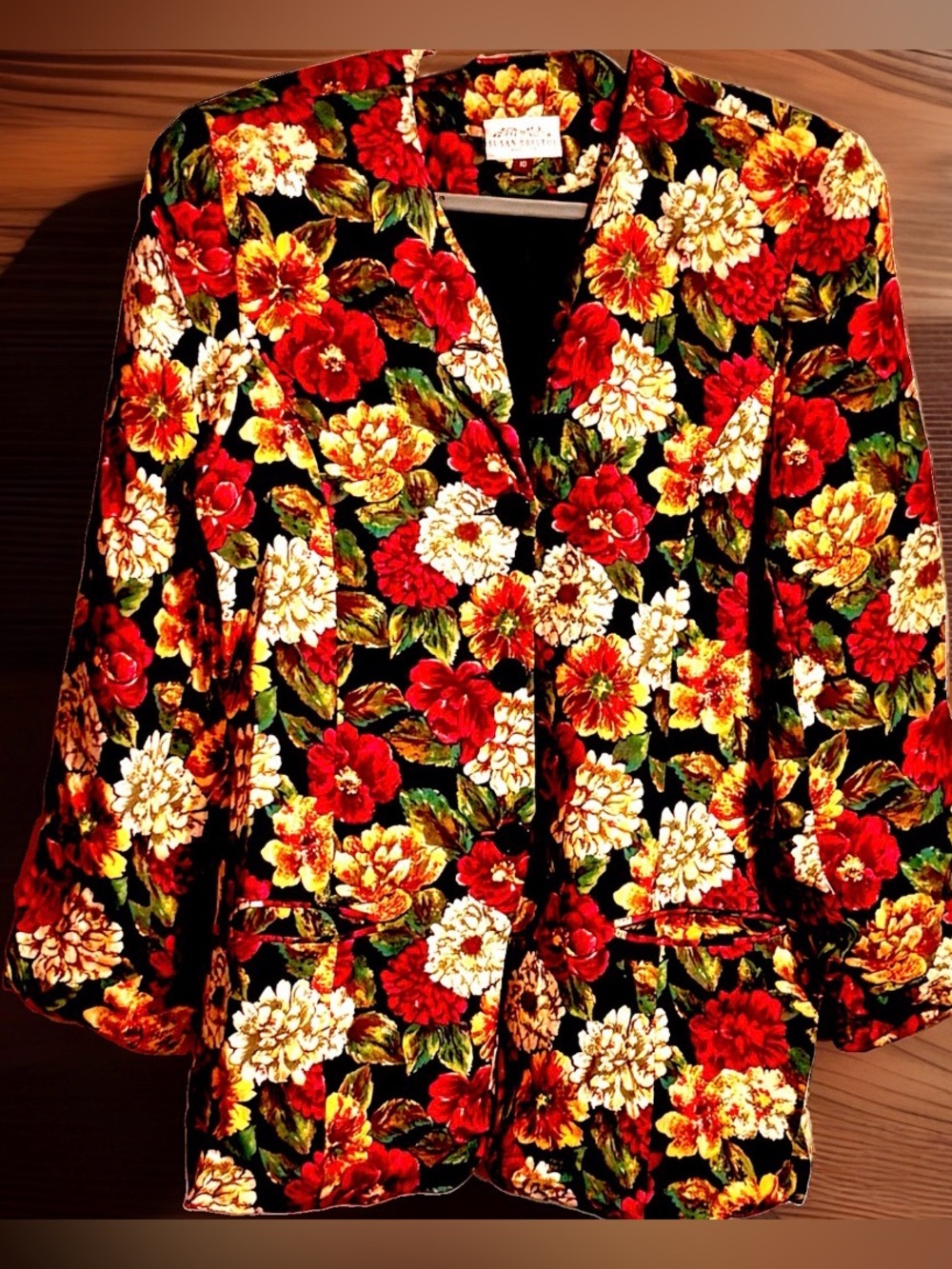 Susan Bristol Women's Floral Velvet
Button Front Lined Jacket Long Sleeve Sz 10
